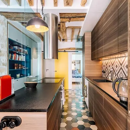 Trendy Flat Luxembourg Gardens דירה